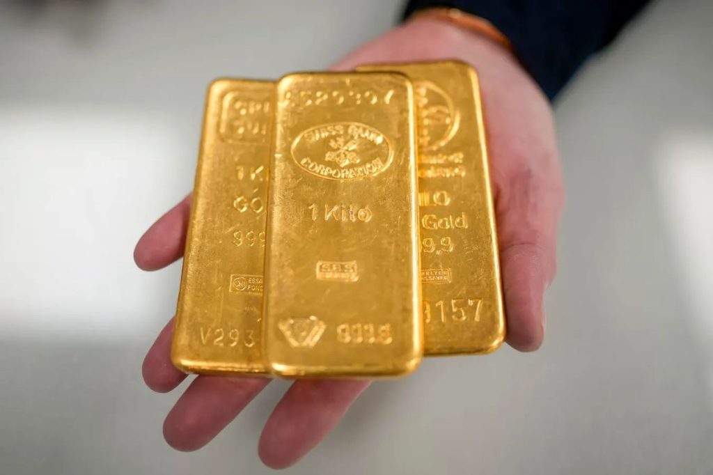 Analisis Emas Menguat, Dolar Melemah dan Fed Hike Makin Diragukan - Data Pasar 2026-08-18